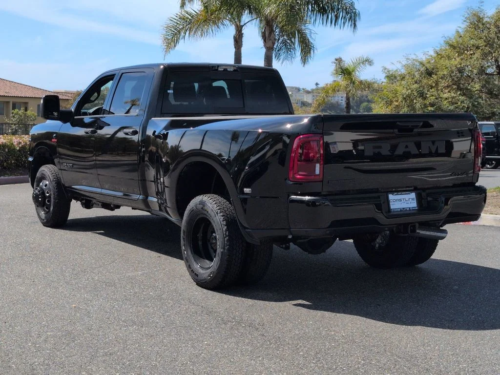 New 2026 Diamond Black Crystal Pearl-Coat Exterior Paint RAM Big Horn image 7