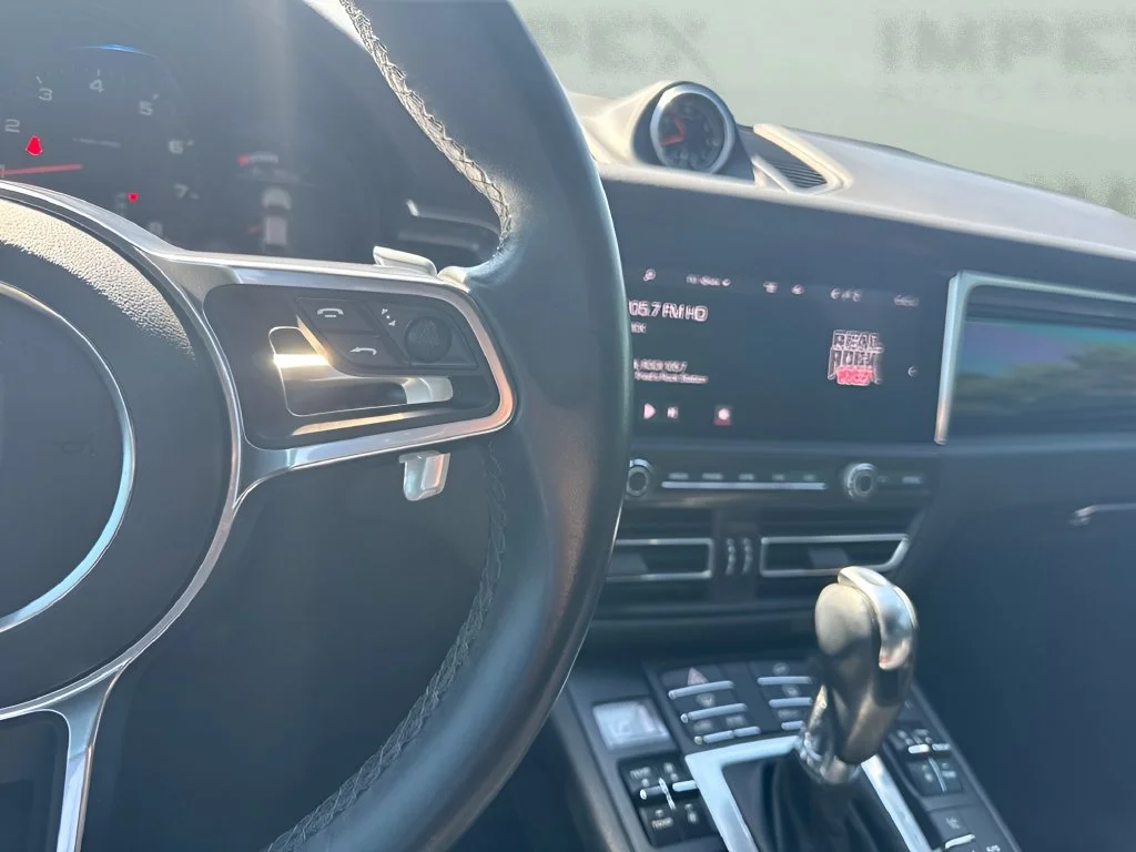 Used 2021  Porsche  image 17