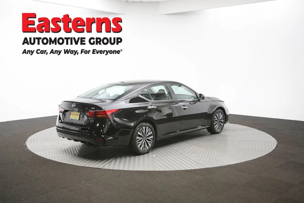 Used 2024 Black Nissan 2.5 SV image 38