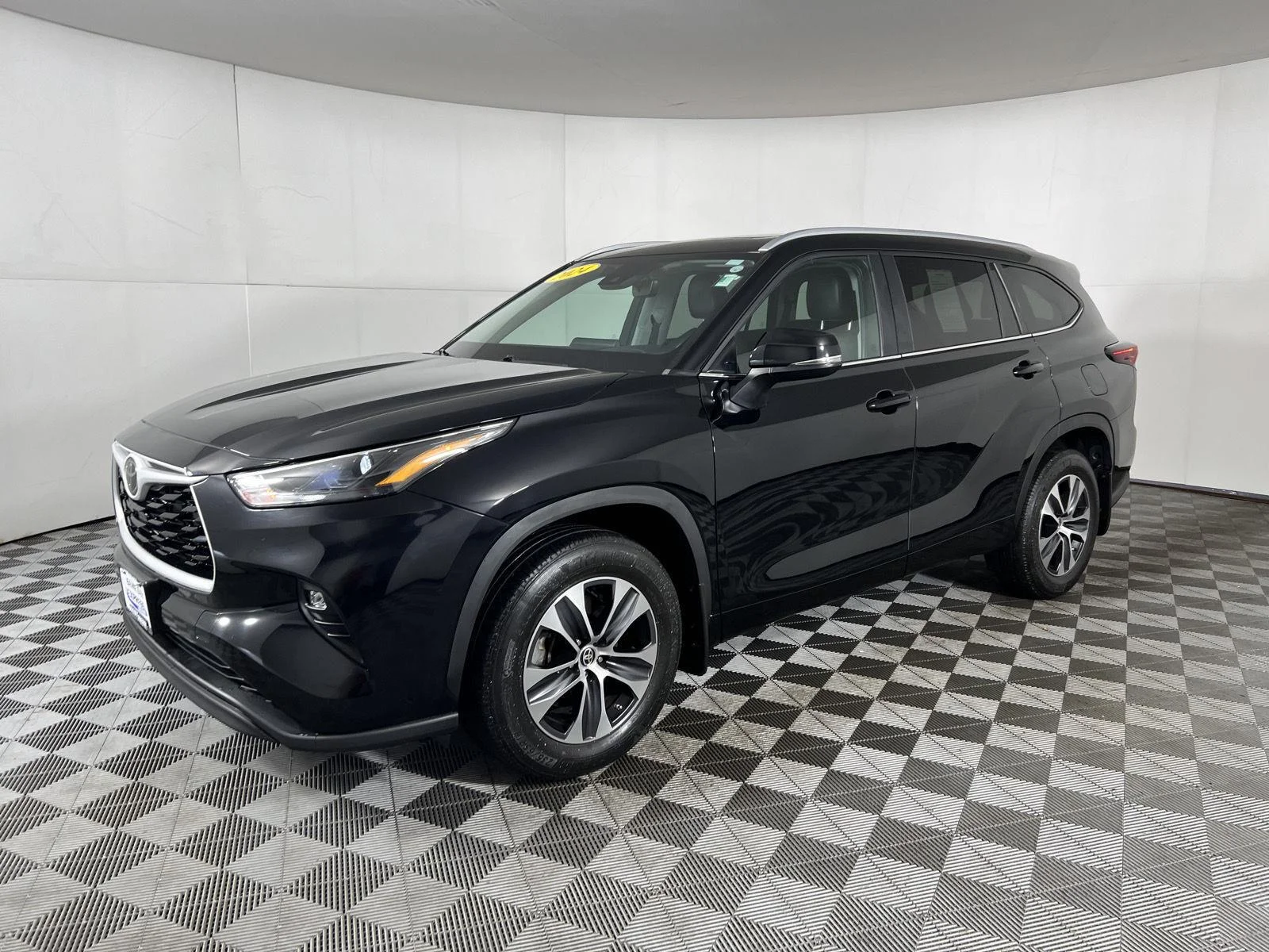 Used 2024 Midnight Black Metallic Toyota XLE image 4