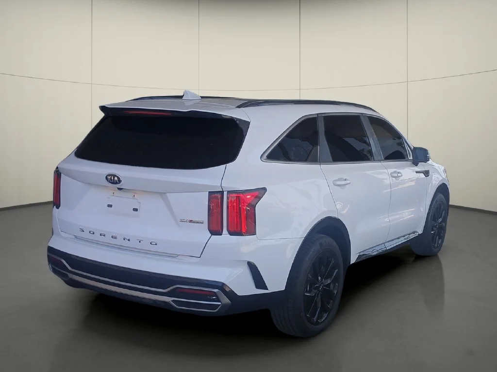Used 2021 White Kia SX-Prestige image 7