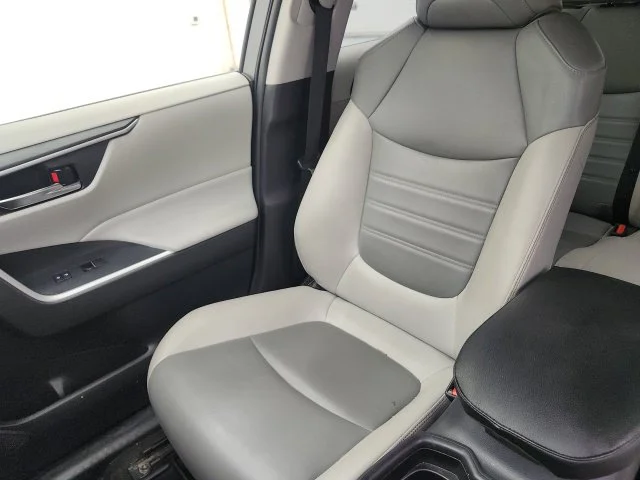 Used 2021 Gray Toyota XLE Premium image 16
