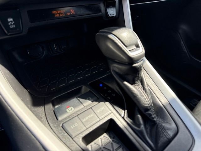 Used 2022 Gray Toyota XLE Premium image 6
