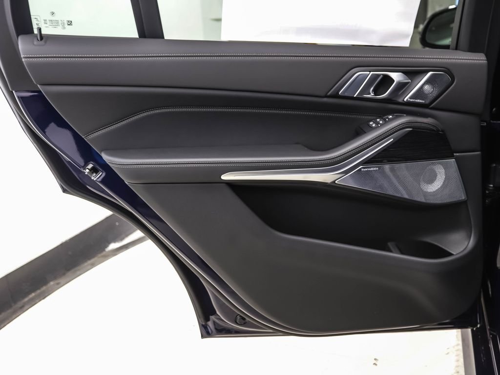 Used 2026 Blue BMW M60i image 20