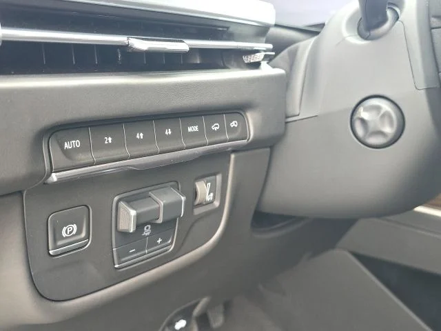 Used 2025 Black Cadillac Sport Platinum image 27