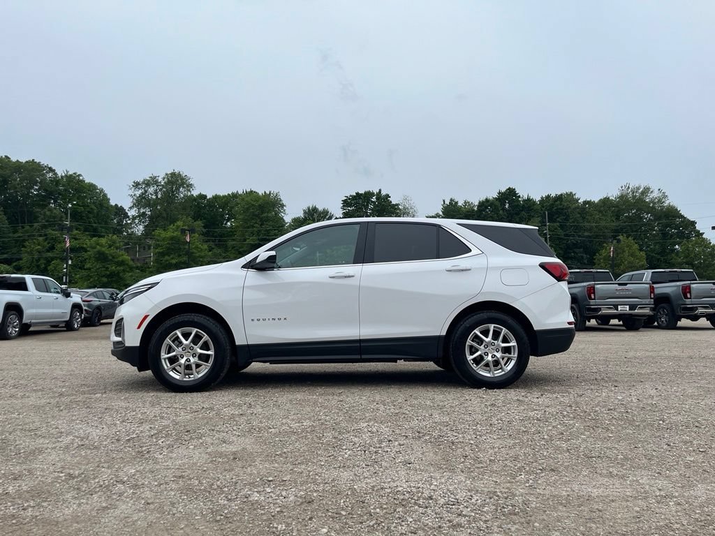 Used 2024 Summit White Chevrolet LT image 18