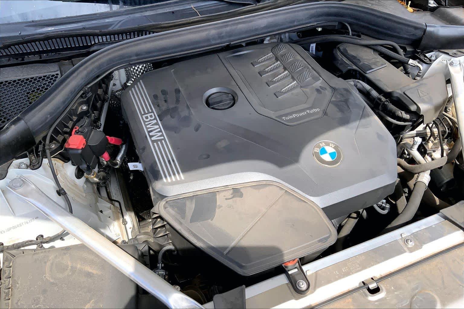 Used 2024 Mineral White Metallic BMW xDrive30i image 33