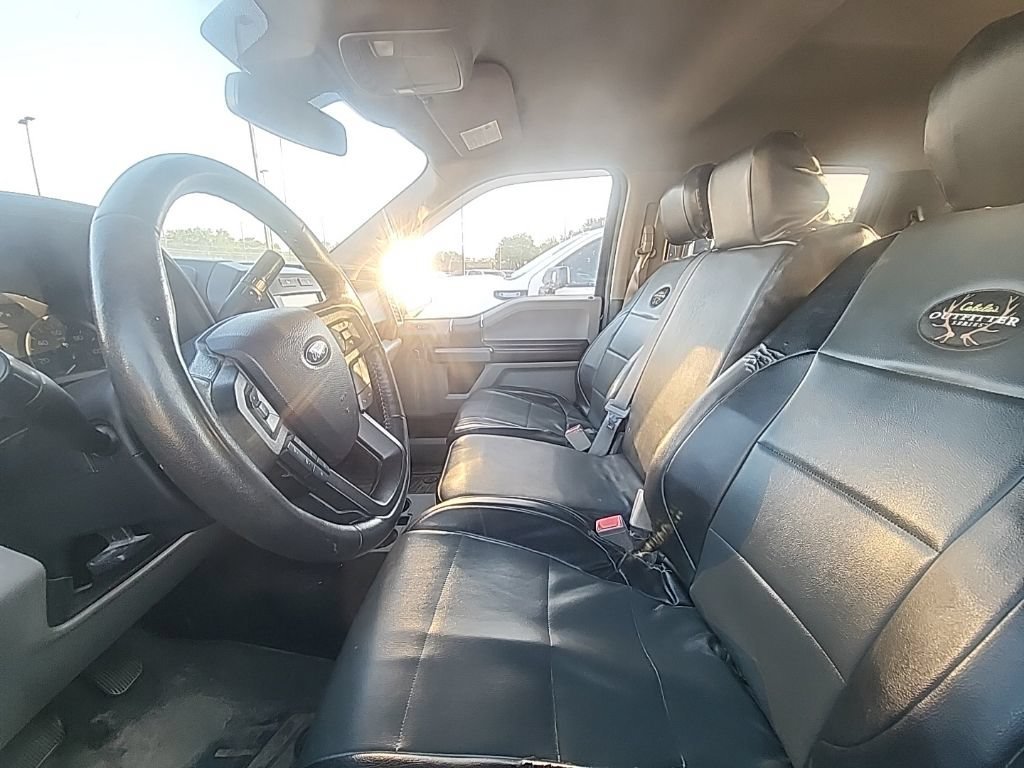 Used 2019 Blue Ford XLT image 4