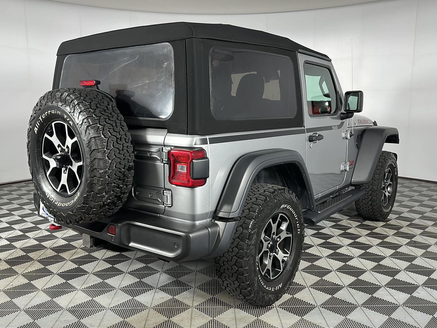 Used 2021 Billet Silver Metallic Clearcoat Jeep Rubicon image 28