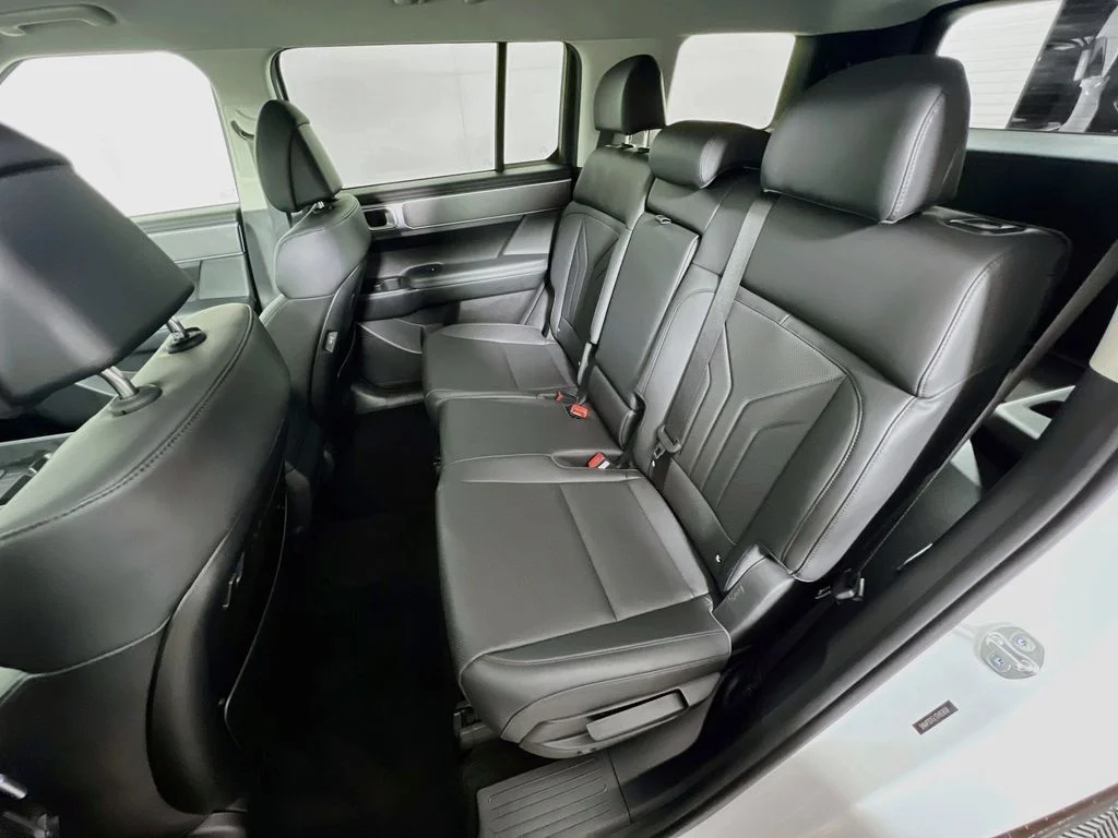 Used 2026 White Hyundai SEL image 23