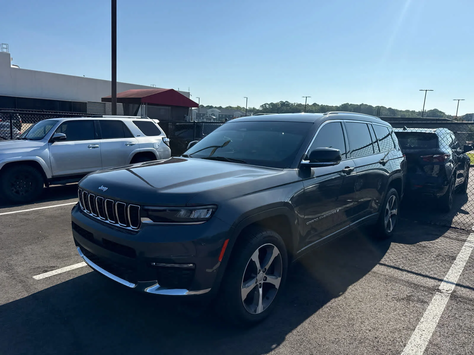 Used 2023 Baltic Gray Metallic Clearcoat Jeep Limited image 6