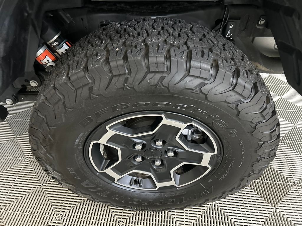 Used 2021 Gray Jeep Mojave image 11