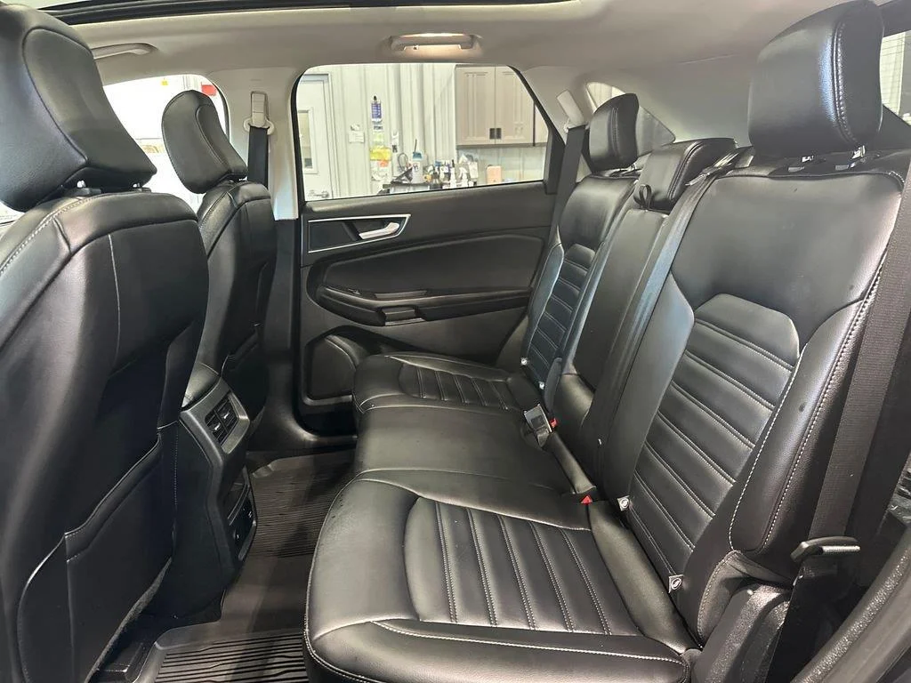 Used 2024 Agate Black Ford SEL image 27