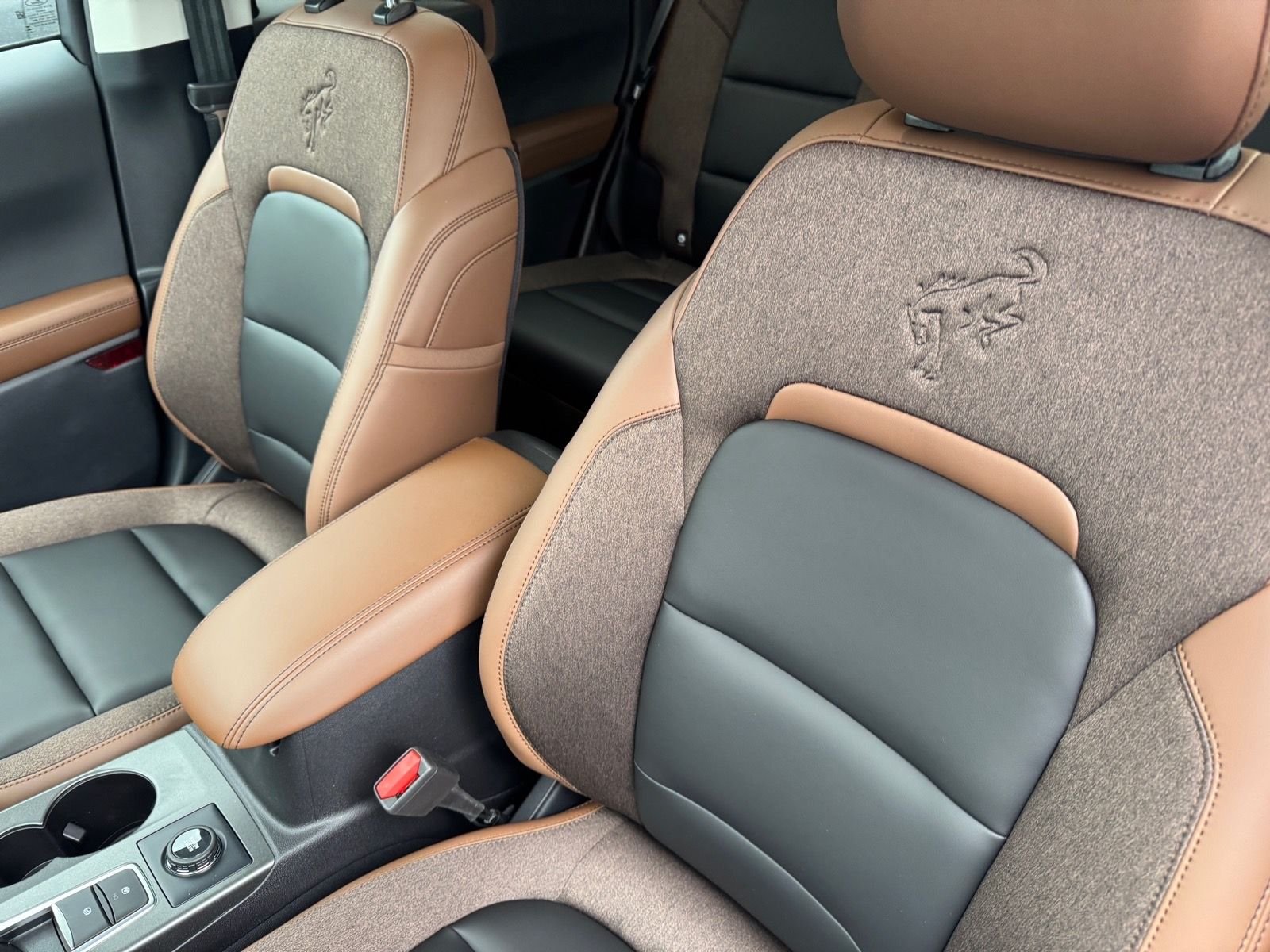 New 2026 Azure Gray Metallic Tri-Coat Ford Outer Banks® image 11