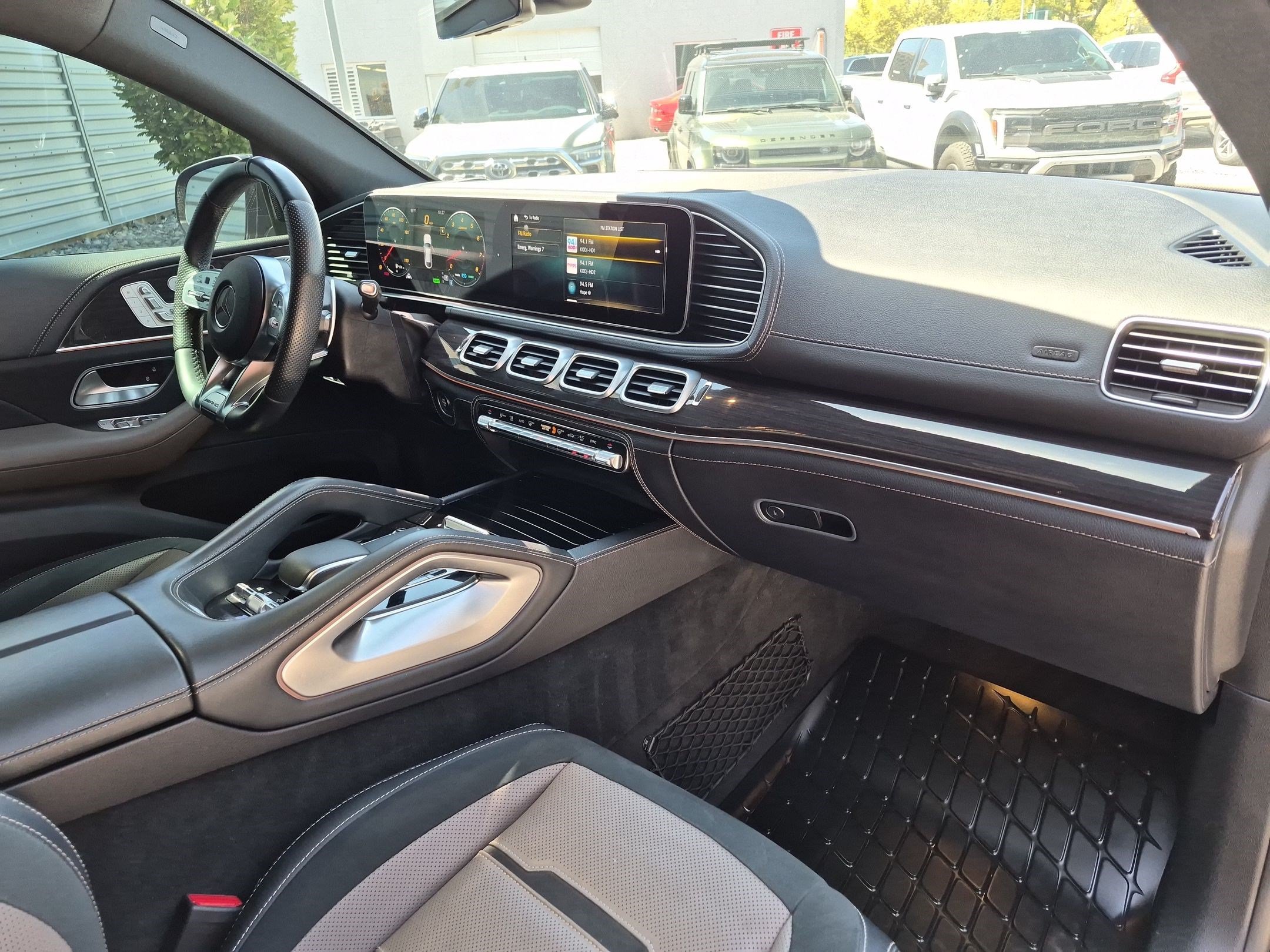 Used 2021 Obsidian Black Metallic Mercedes-Benz AMG® GLE 53 image 31