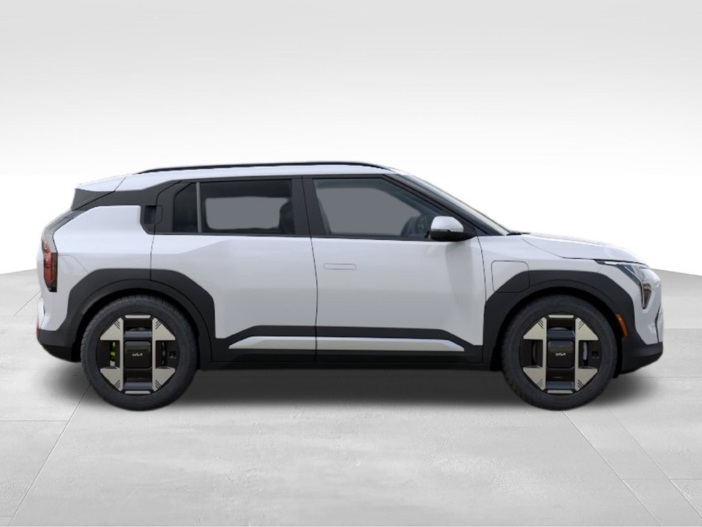 New 2027 White Kia  image 7