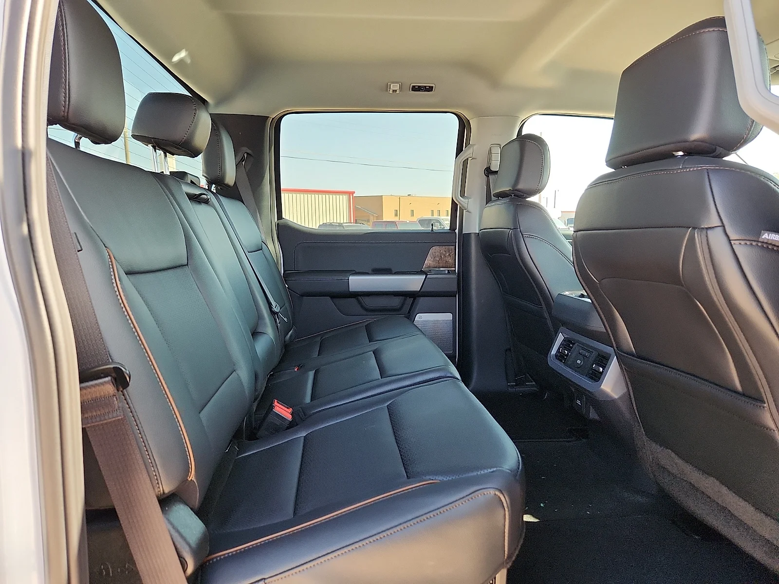 New 2026 Oxford White Ford Lariat image 19
