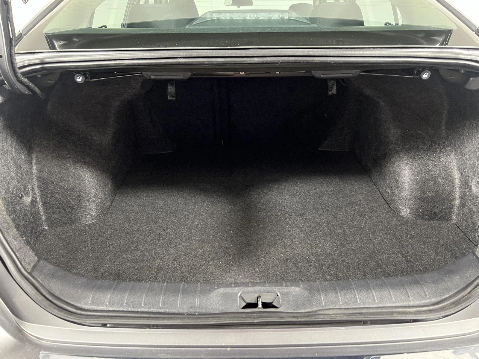 Used 2023 Gun Metallic Nissan 2.5 SV image 9
