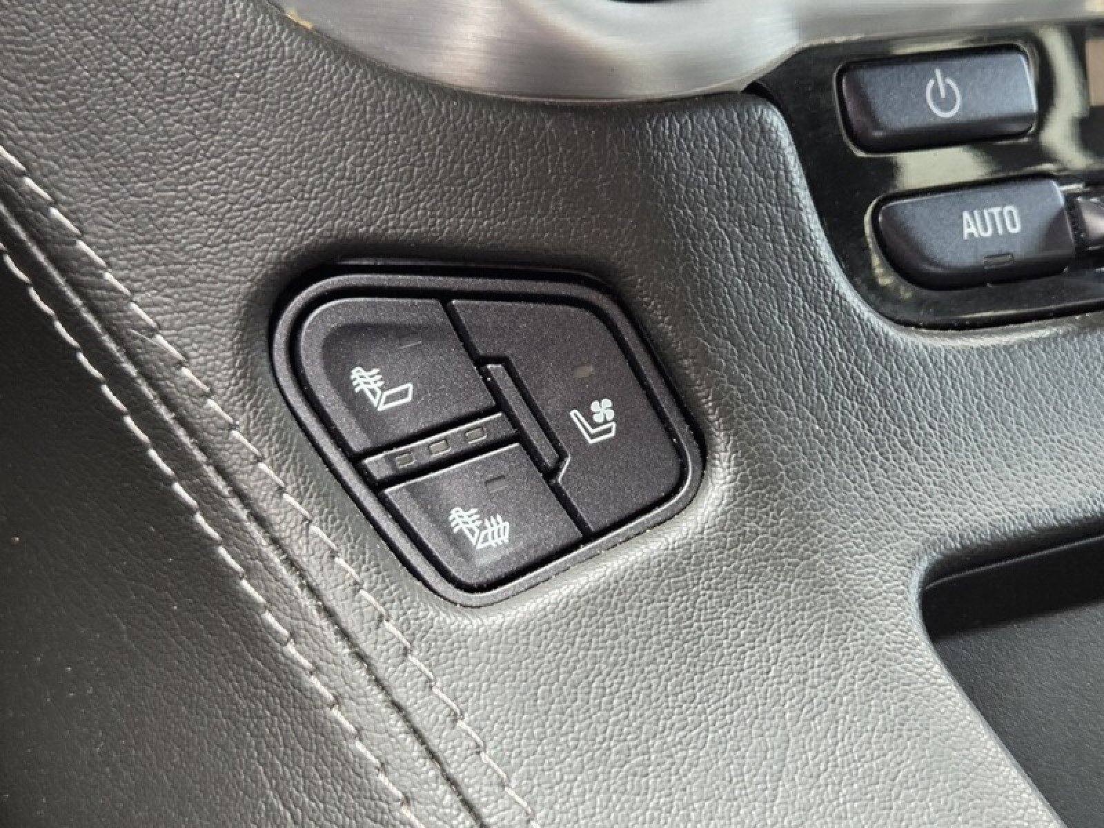 Used 2019 Onyx Black GMC SLT image 33