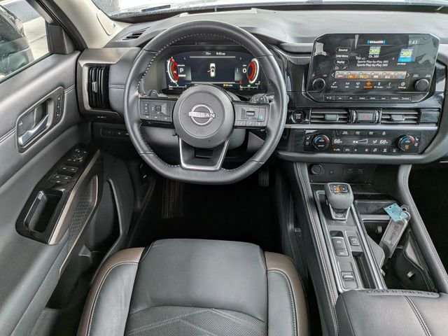 Used 2025 Gray Nissan Platinum image 13