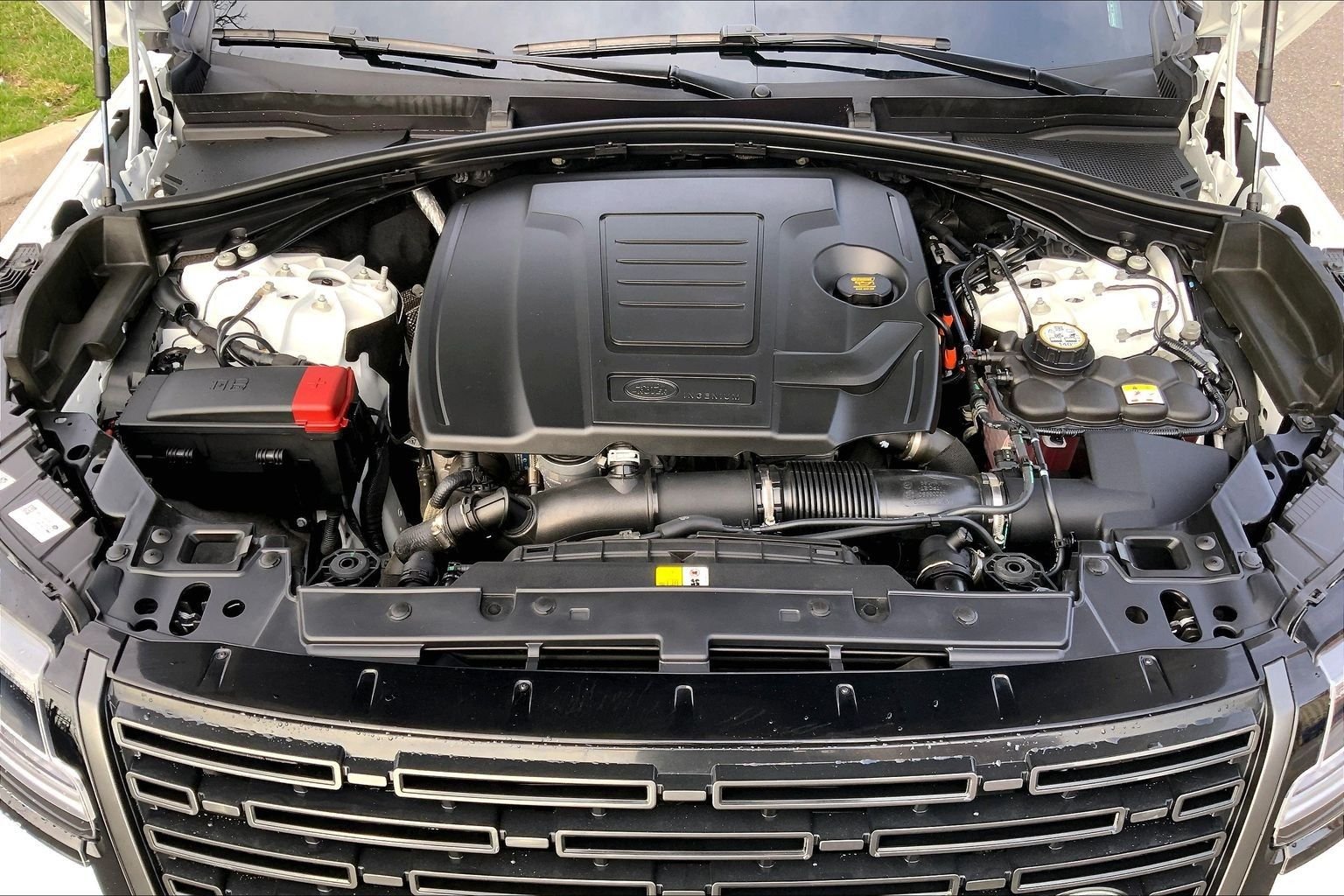 Certified Used 2026 Fuji White Land Rover Dynamic SE image 29