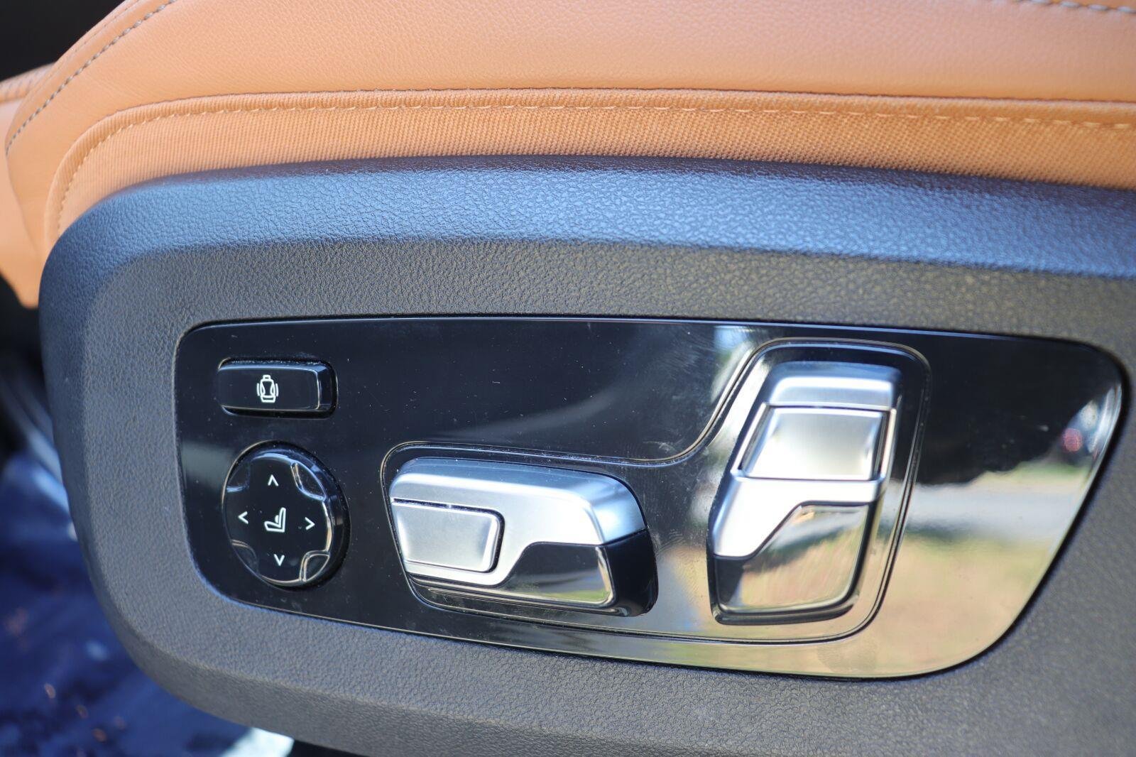Used 2024 Alpine White BMW xDrive40i image 28