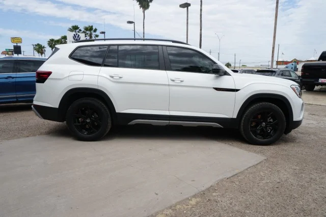 New 2024  Volkswagen 2.0T Peak Edition SEL image 4