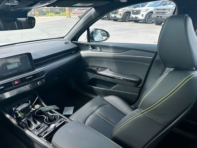 New 2026 Snow White Pearl Kia GT image 24