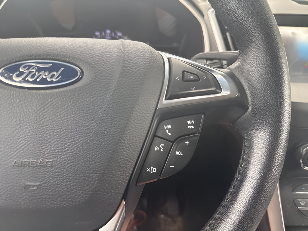 Used 2018 Silver Ford SEL image 34