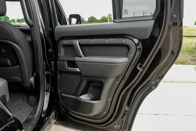 2025 Land Rover Defender V8 - Photo 59