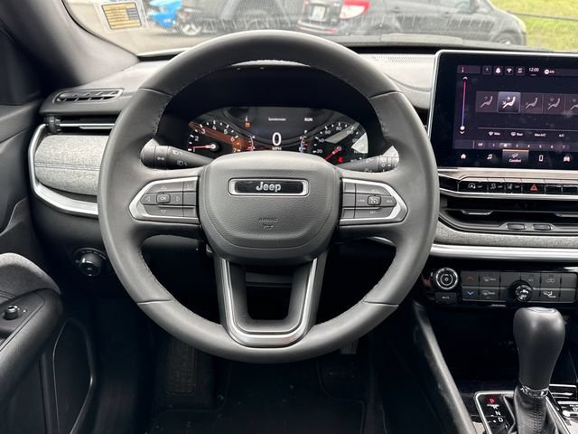 Used 2024 Bright White Clearcoat Jeep Latitude image 9
