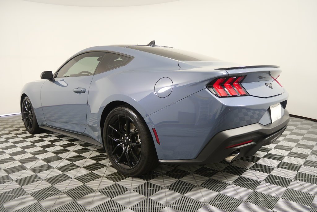 Used 2025 Vapor Blue Ford EcoBoost image 9