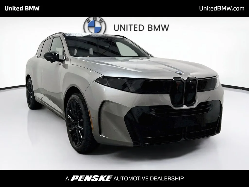 New 2027 Space Silver Metallic BMW  image 3