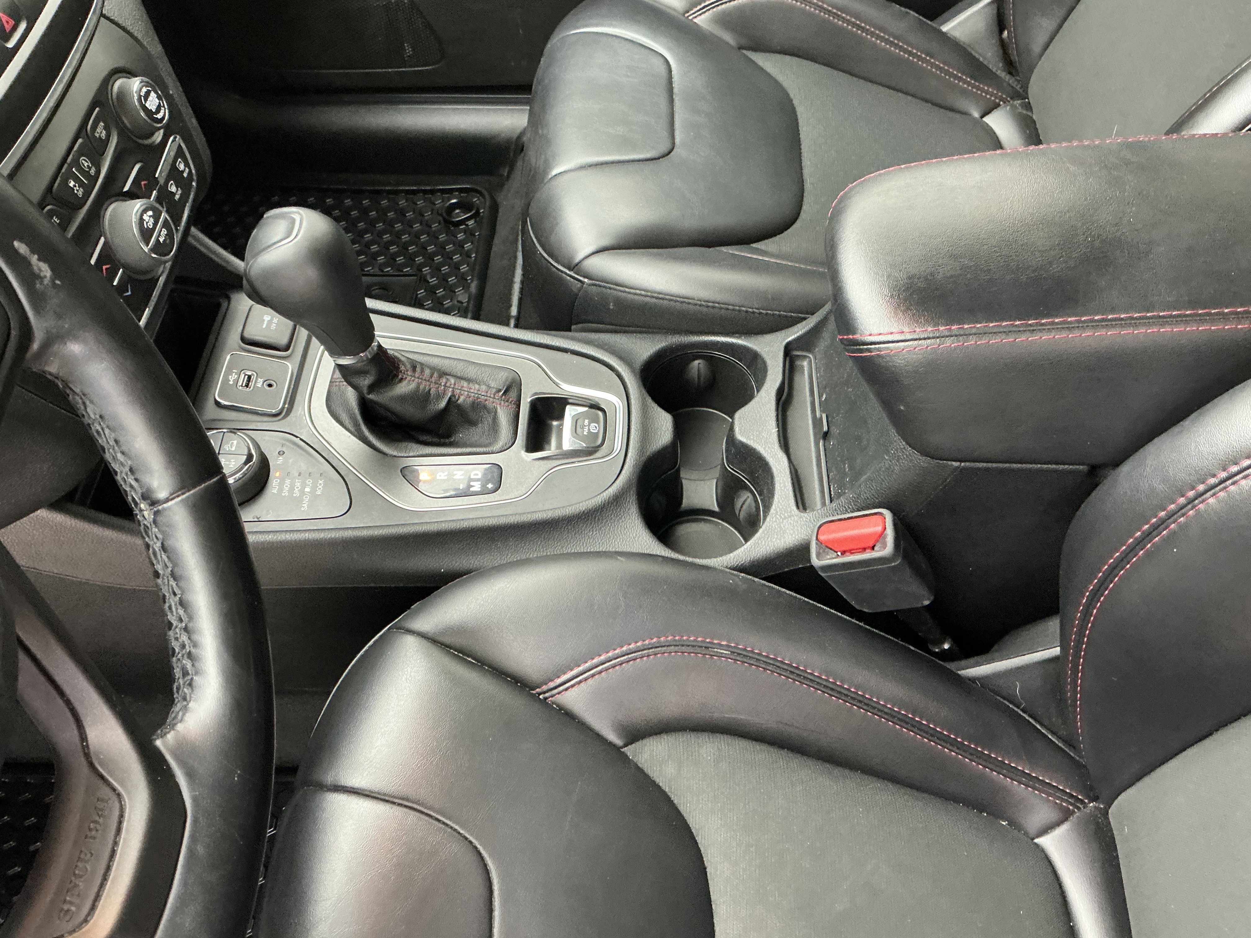 Used 2020 Bright White Clearcoat Jeep Trailhawk image 14