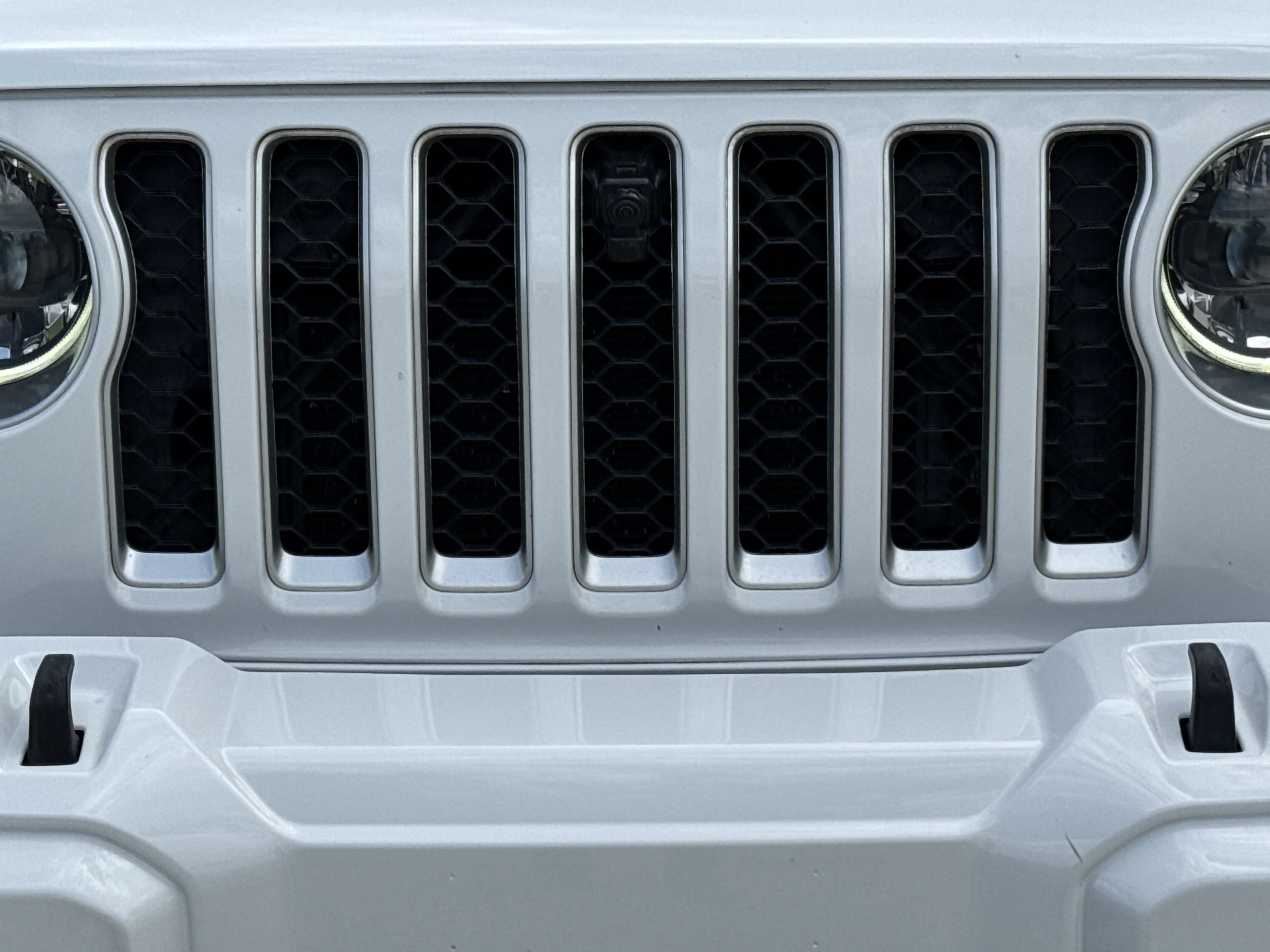 Used 2023 Bright White Clearcoat Jeep High Altitude image 10