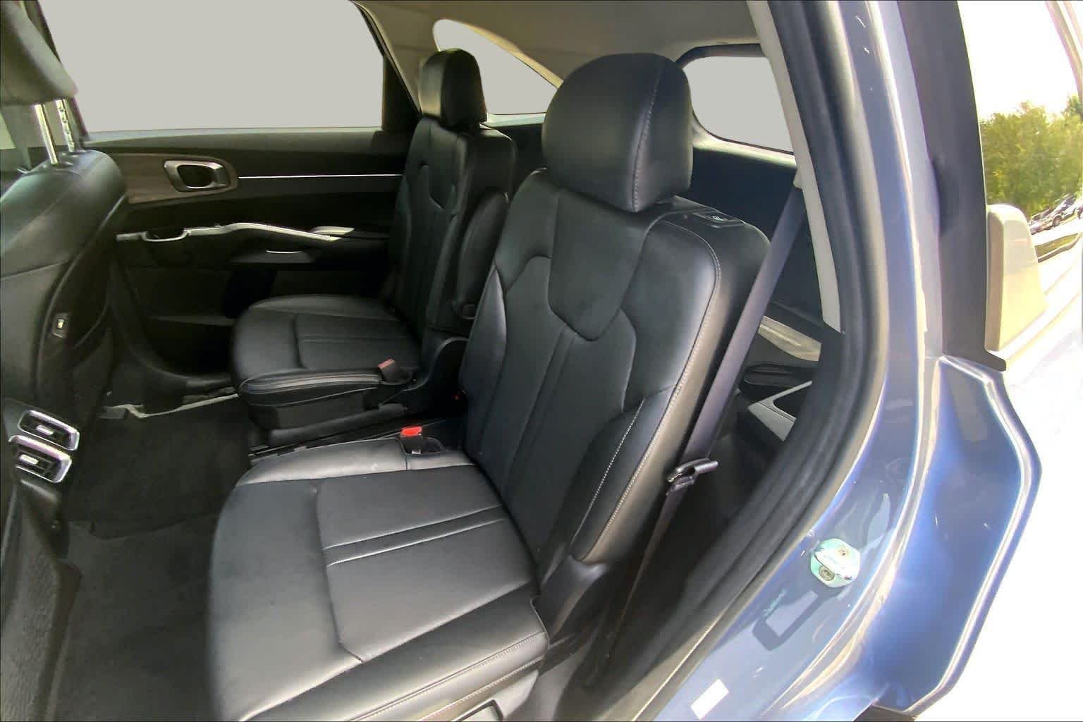 Used 2021 Everlasting Silver Kia EX image 20