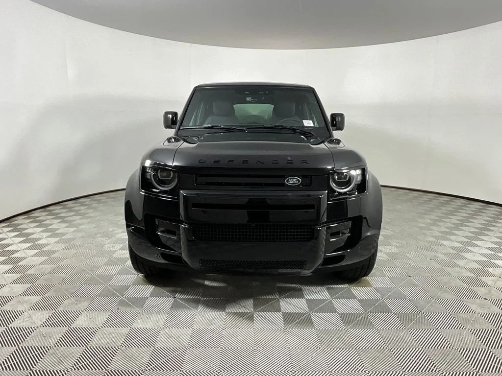 New 2026 Santorini Black Land Rover X-Dynamic SE image 8
