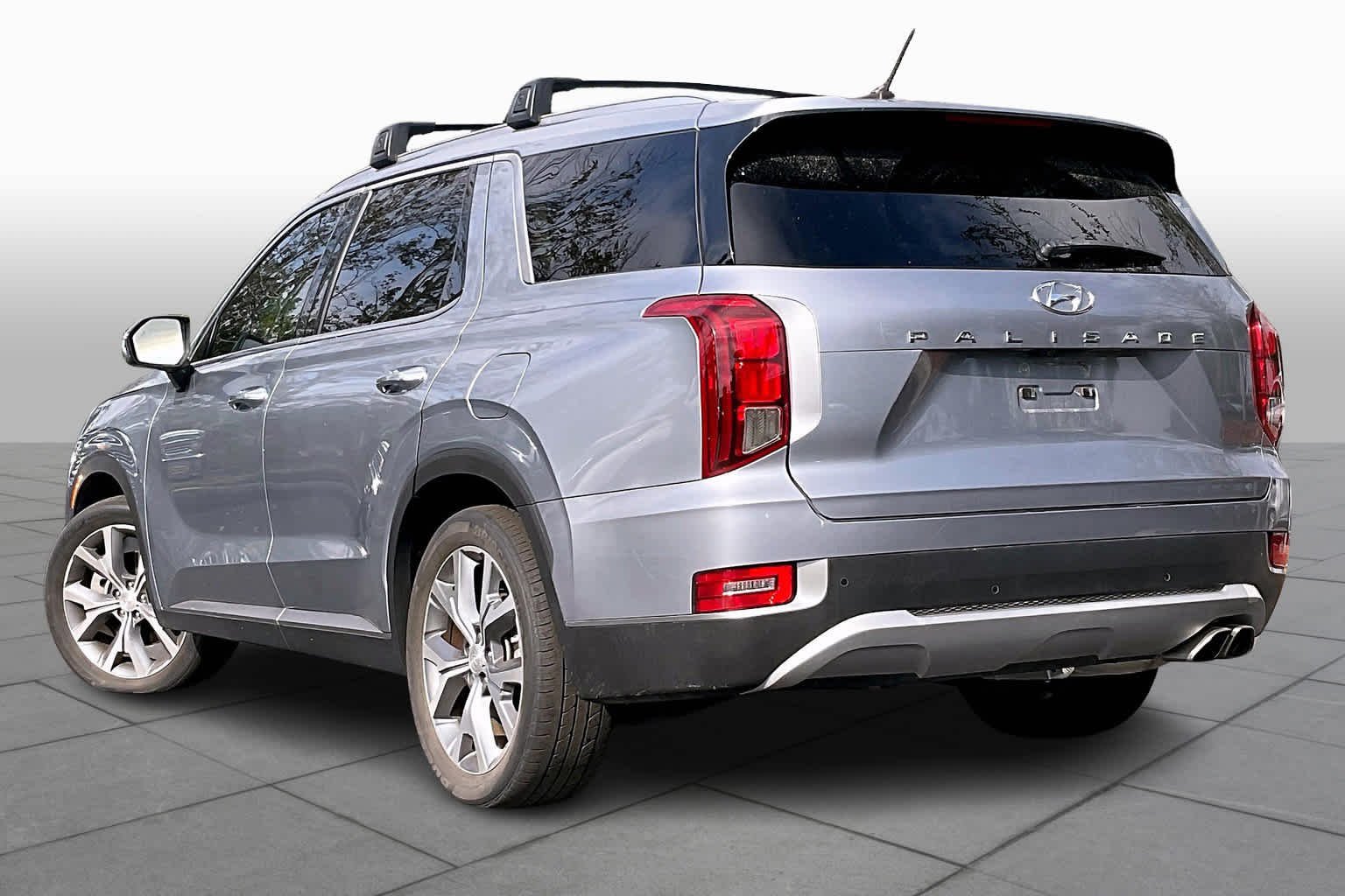 Used 2020 Lagoon Silver Hyundai SEL image 13