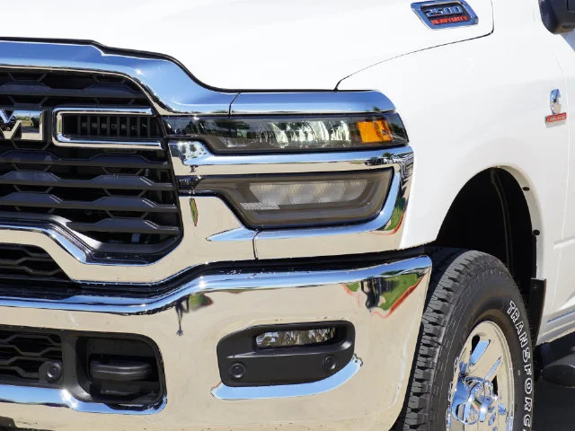 New 2027 Bright White Clear-Coat Exterior Paint RAM Tradesman image 8