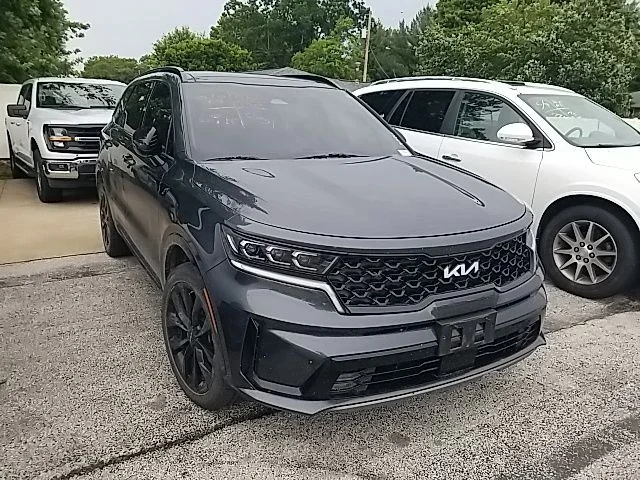 Certified Used 2023 Gray Kia SX image 3