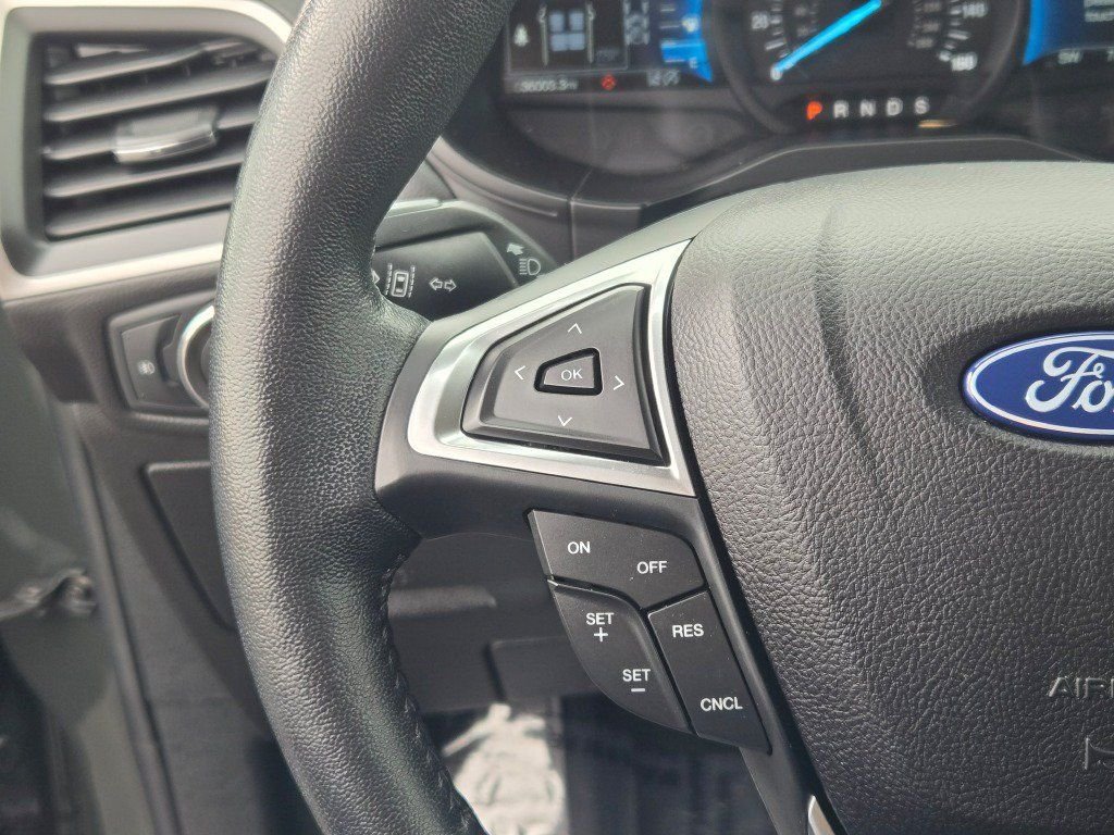 Used 2023 Green Metallic Ford SEL image 31