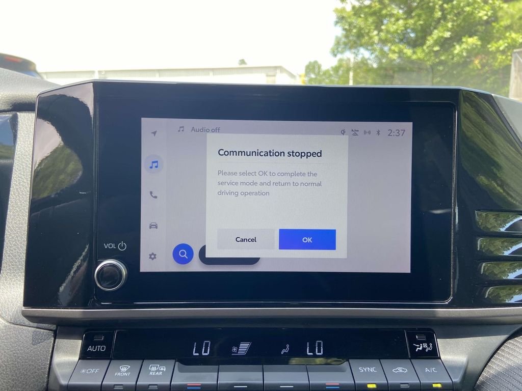 2025 Toyota Camry SE - Photo 18