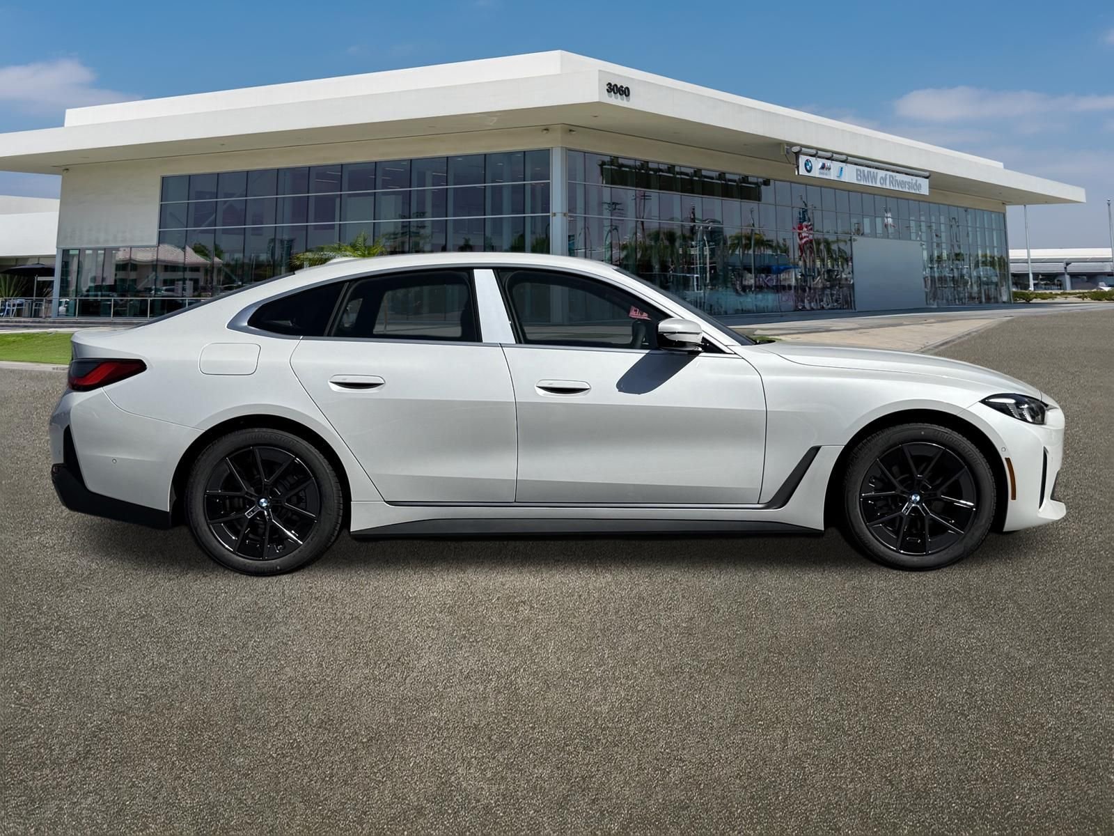 New 2026 Mineral White Metallic BMW eDrive40 image 12