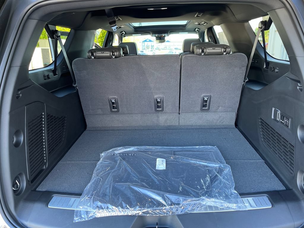 2026 Chevrolet Suburban High Country - Photo 23