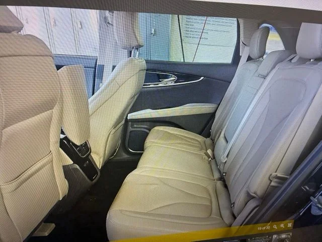 Used 2022 Flight Blue Lincoln Reserve image 9