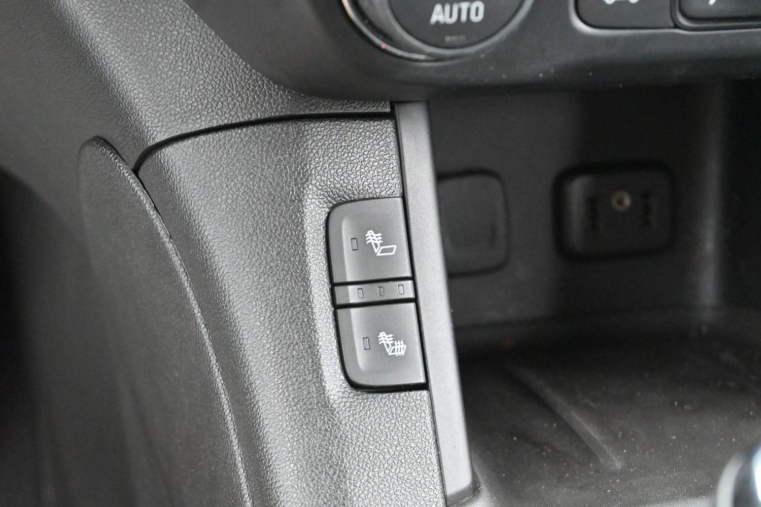 Used 2019 Summit White GMC SLT image 25