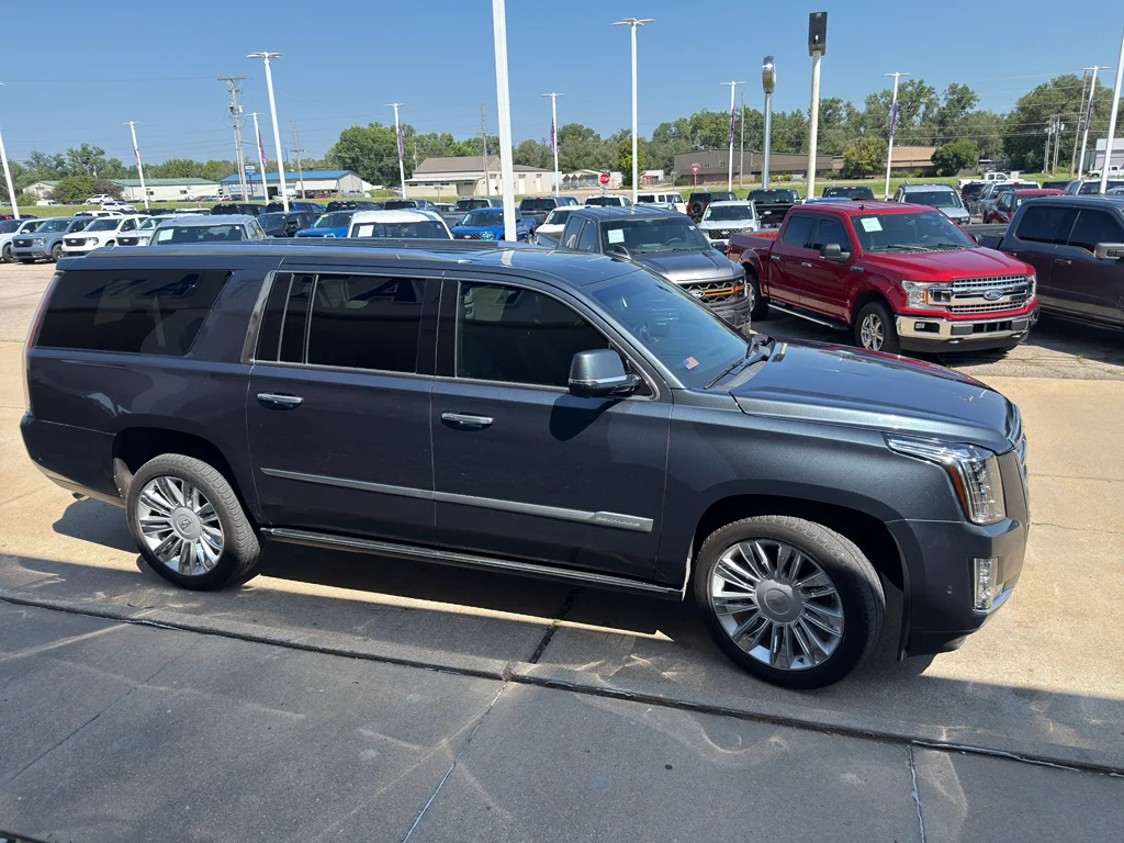 Used 2019 Shadow Metallic Cadillac Platinum image 20