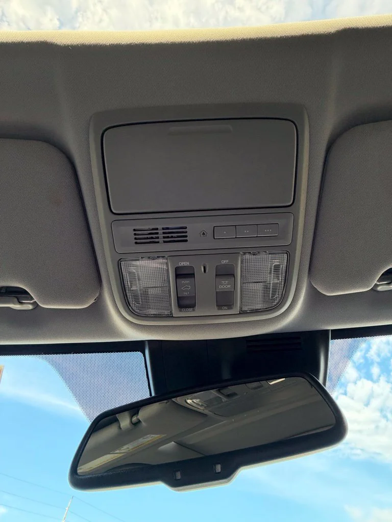 Used 2022 Sonic Gray Pearl Honda Touring image 22