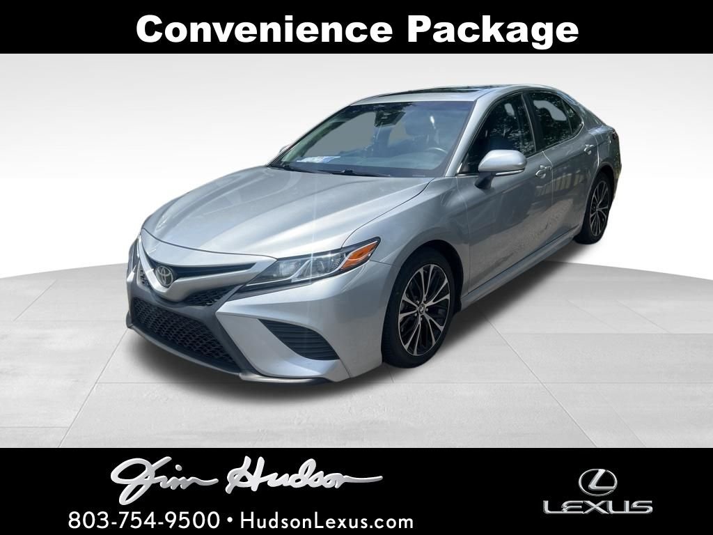 Used 2018 Silver Toyota SE image 1