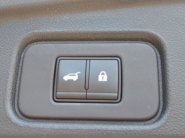 Used 2023 Scarlet Nissan SL image 16
